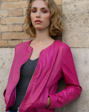 Top modello canotta silver di Viki-And